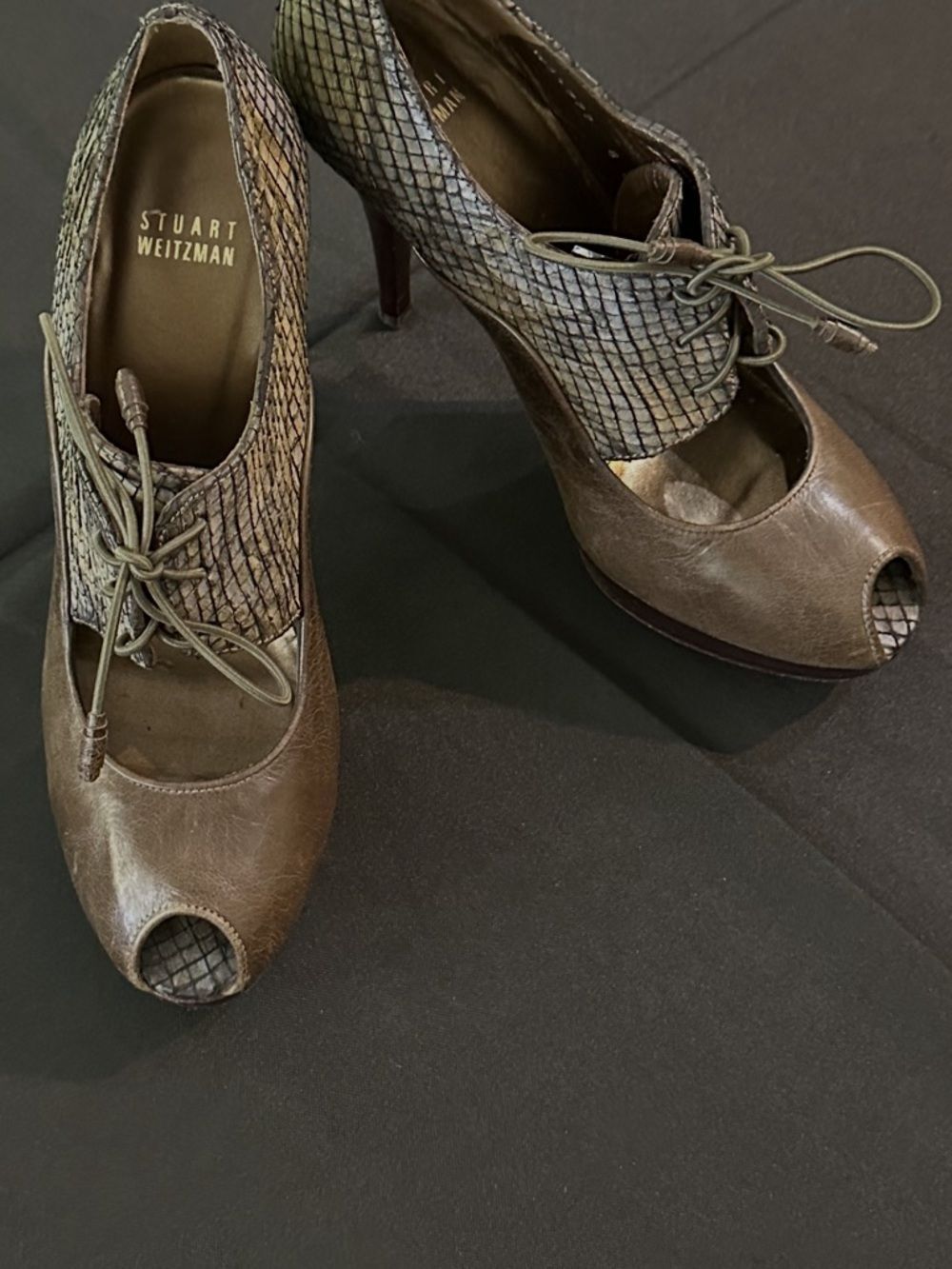 Stuart Weitzman Olive Textured Lace-Up High Heel Pumps 5” Heel Size 8.5